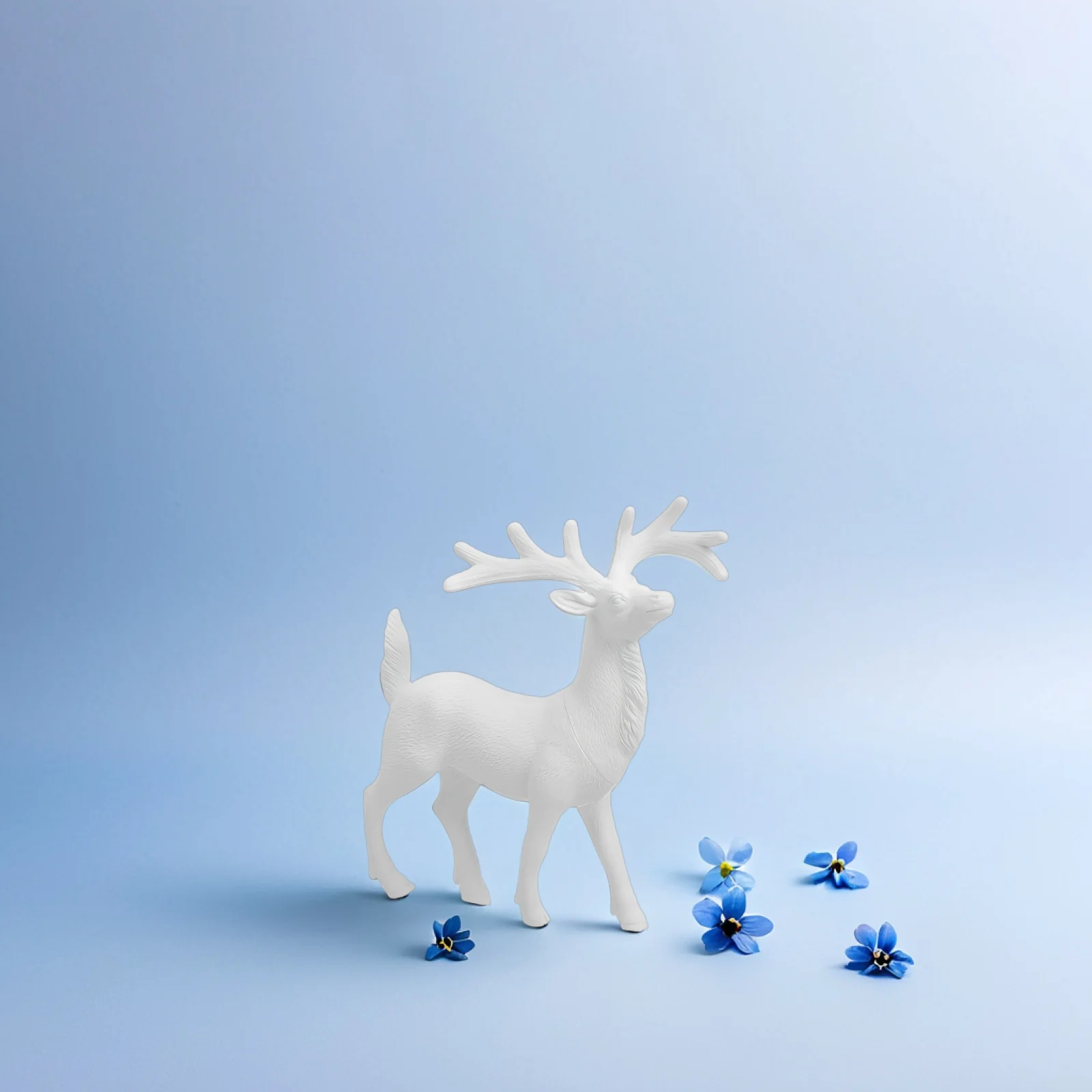 

4Pcs Mini Deer Lifelike Decorative Desktop Ornaments Christmas Party Home Office Xmas Deer Decor