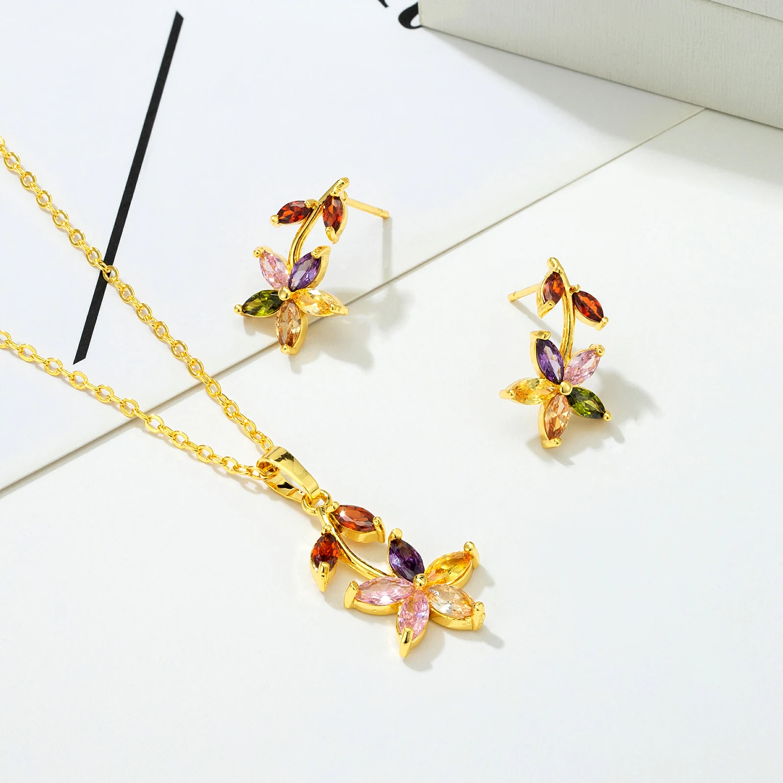 Fashion Dubai Jewelry Sets Olive Leaf Pattern 24k Gold Plated Zirconia Designer Jewelry Pendant Necklace And Stud Earrings