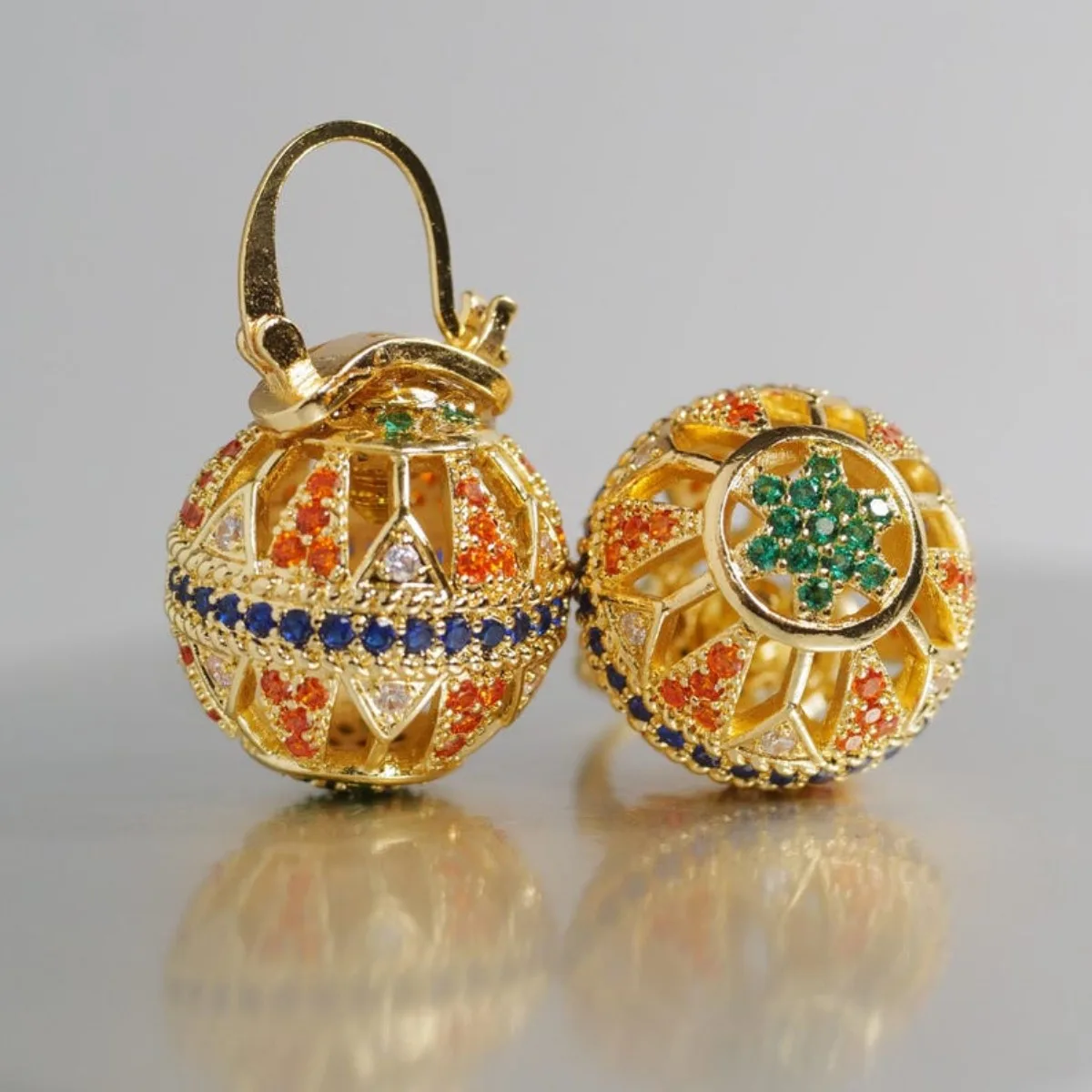 

Two Women's Colored Zircon Ball Earrings, Copper Material Hypoallergenic, Luxury High-End Simple Ins Series