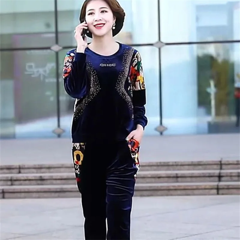 

Осенний комплект из двух предметов для мамы, свитер Pleuche для мамы среднего и пожилого возраста, повседневный спортивный костюм для мамы, женский топ с принтом + брюки 5XL