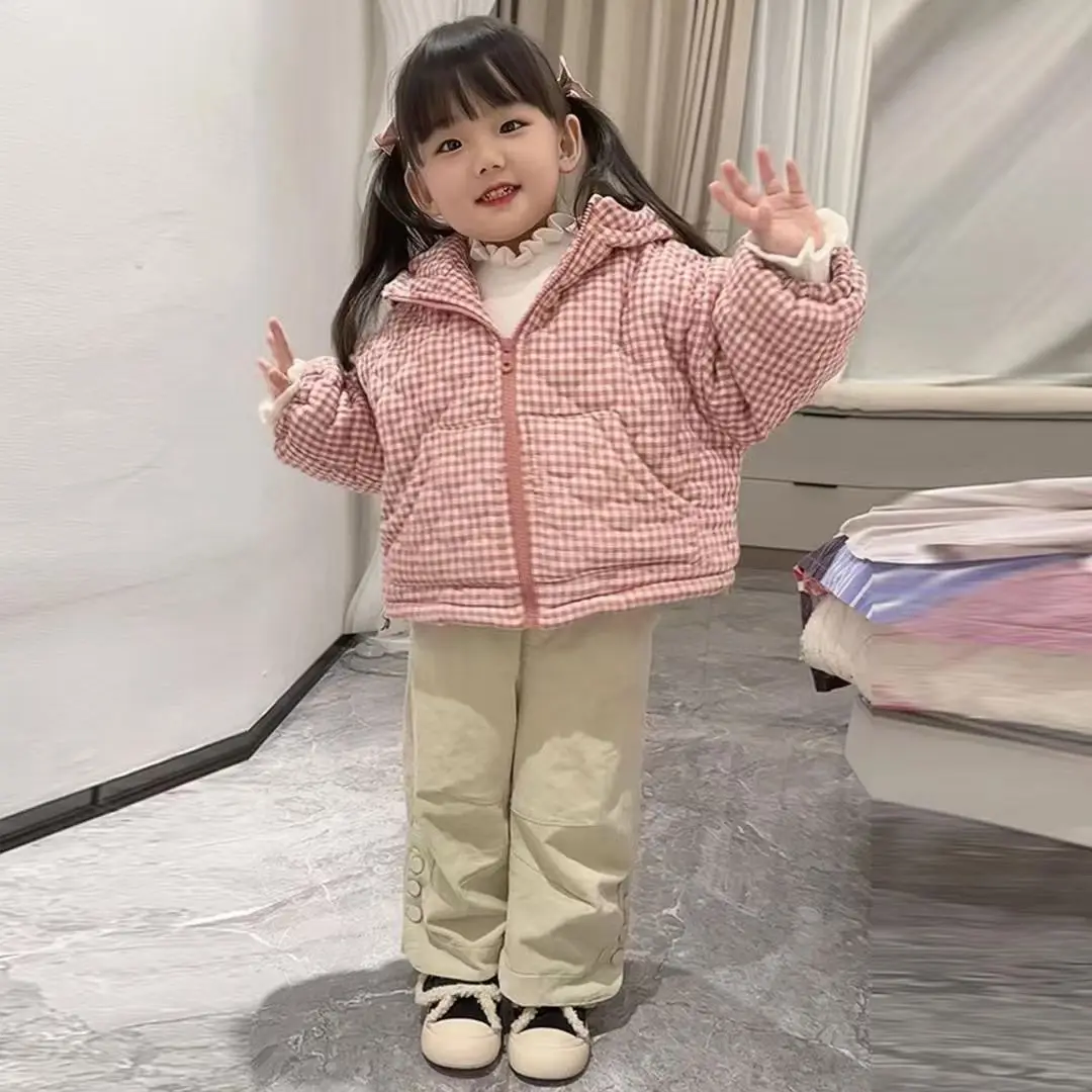 

Новое утолщенное зимнее детское клетчатое пальто с капюшоном в западном стиле, бархатная хлопковая куртка для девочек