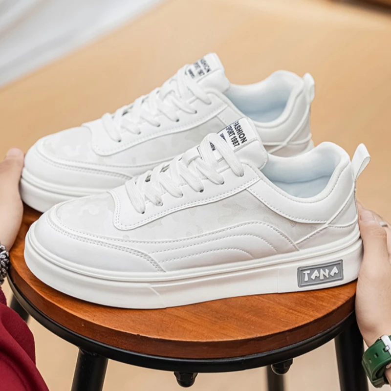 Four Seasons Style Fashionable and Simple Two-color Men's Low-top Large-sized Flat Round Toe New Vulcanized Walking Board Shoes