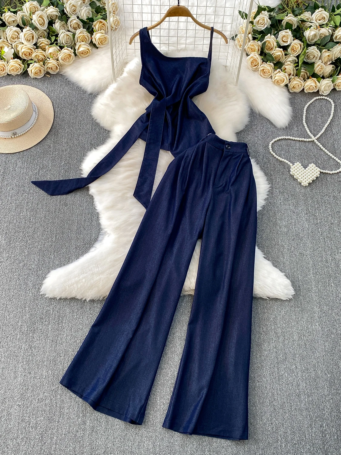 

Faionable Godd Sle Uneven Cross Strap Waist Cinched Denim Укороченный топ с высокой талией и широкими брюками Комплект повседневного летнего наряда