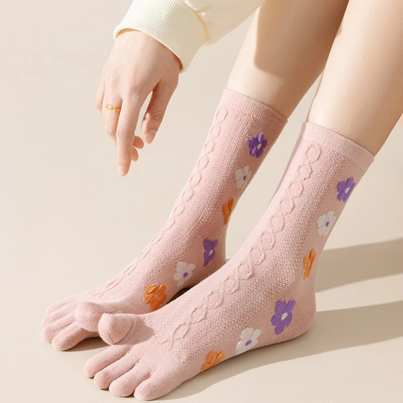 5 par damskich skarpetek z wkładką środkową, cienkich, bawełnianych, oddychających, pochłaniających pot, uroczych skarpetek damskich z małym kwiatkiem na palcach, idealnych na wiosnę i lato.
