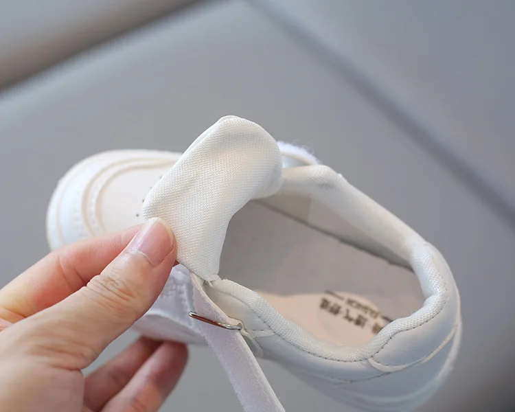 Kinder-Sneaker aus PU-Leder für Frühling und Herbst, leichte, rutschfeste Laufschuhe für Mädchen und Jungen, schlicht, weiche Sohle, bequem – Detail 20