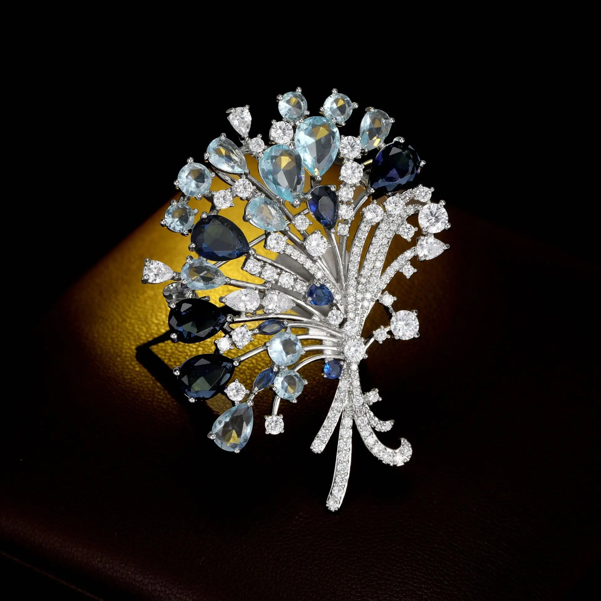 High-end, exquisite and creative bouquets, brooches, niche luxury, versatile suit jackets and fashionable accessories