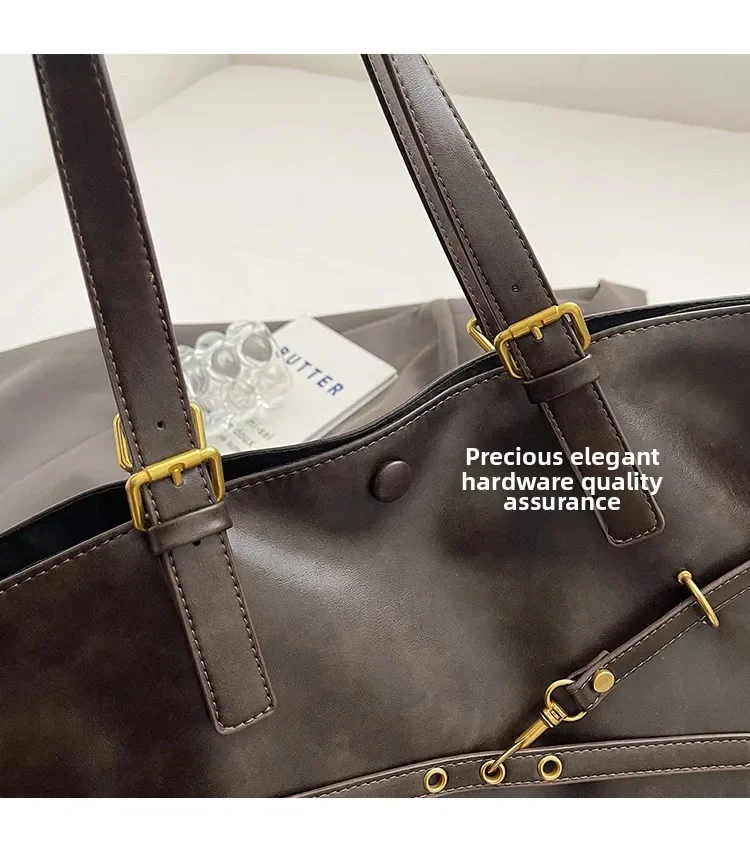Large Vintage Women's Handbag description 30