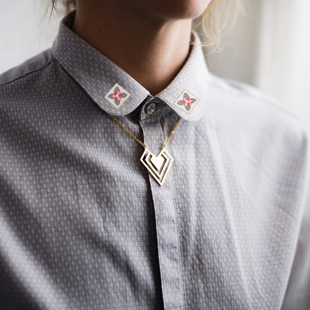 

1pc Brooch Lapel Pin Flower Design Alloy Enamel Badge For Daily Wear Party Wedding Gift French Sleeve Shirts Cufflinks