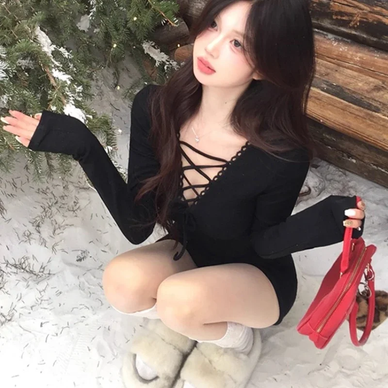 Otoño Invierno ropa de calle coreana Sexy camiseta de manga larga mujer moda Casual cuello pico vendaje Slim Tops mujer elegante camisetas dulces