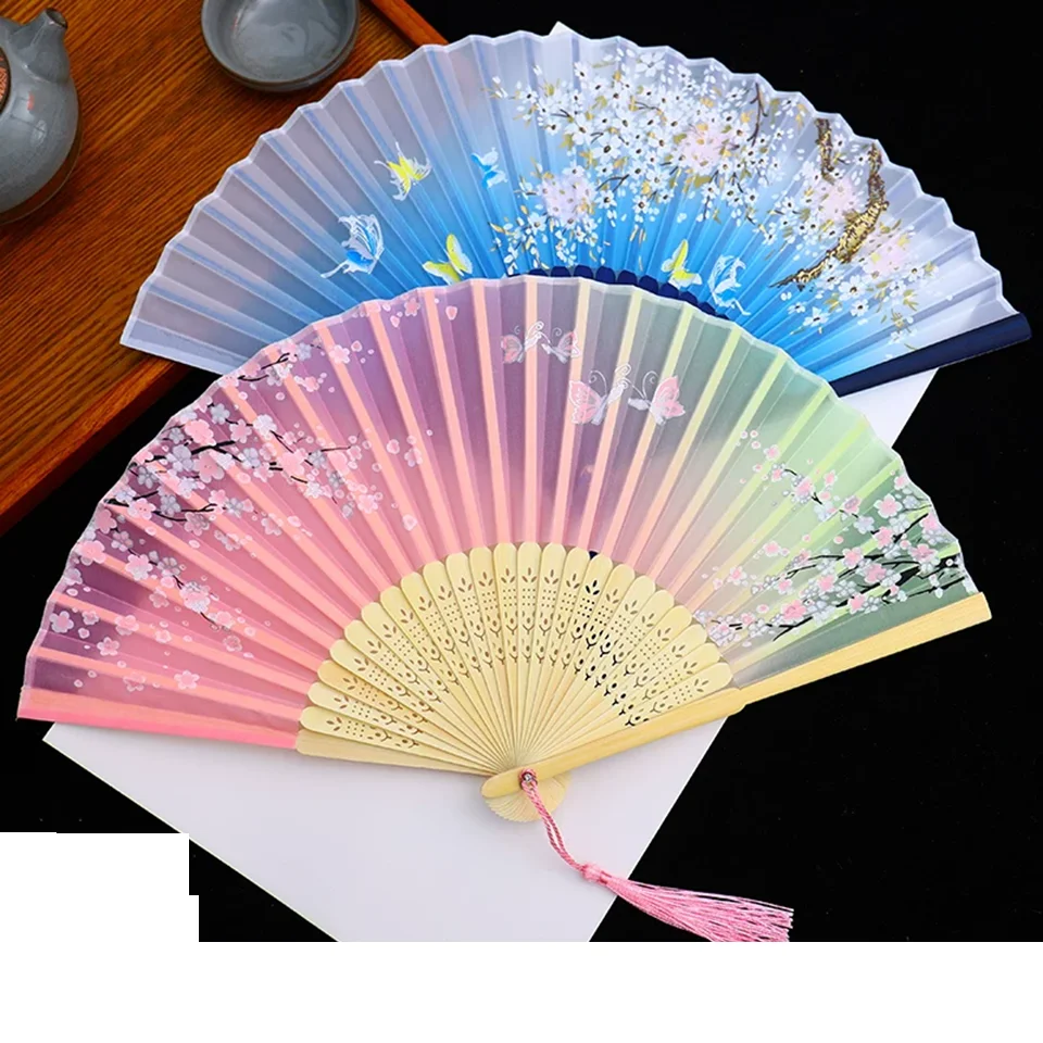 Folding bamboo fan with ancient Chinese style dance for children and students in summer, carrying silk fabric and folding bamboo