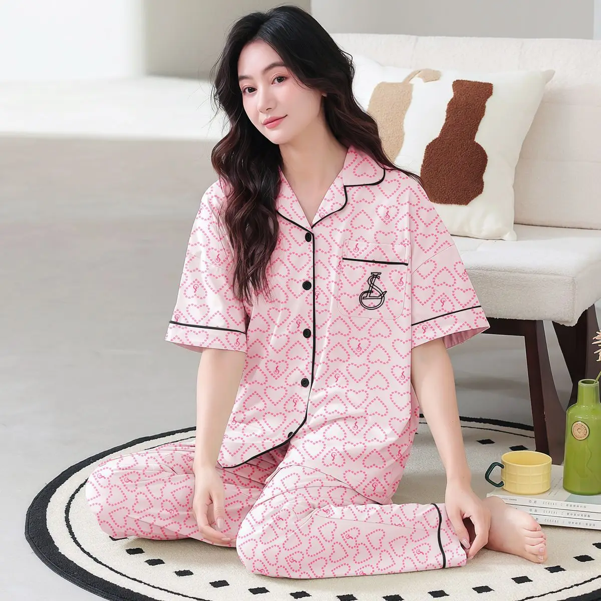 Plue Size 4xl Luxury Pijamas Women Short-sleeved Shorts Trousers Pyjamas Women 3pcs Sleepwear Love Design Simple Loungewear Set