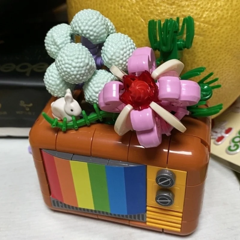 JAKI Creatieve bouwstenen TV Radio Telefoon Camera Succulent Grappige puzzel Bloemen voor kinderen Educatief speelgoed