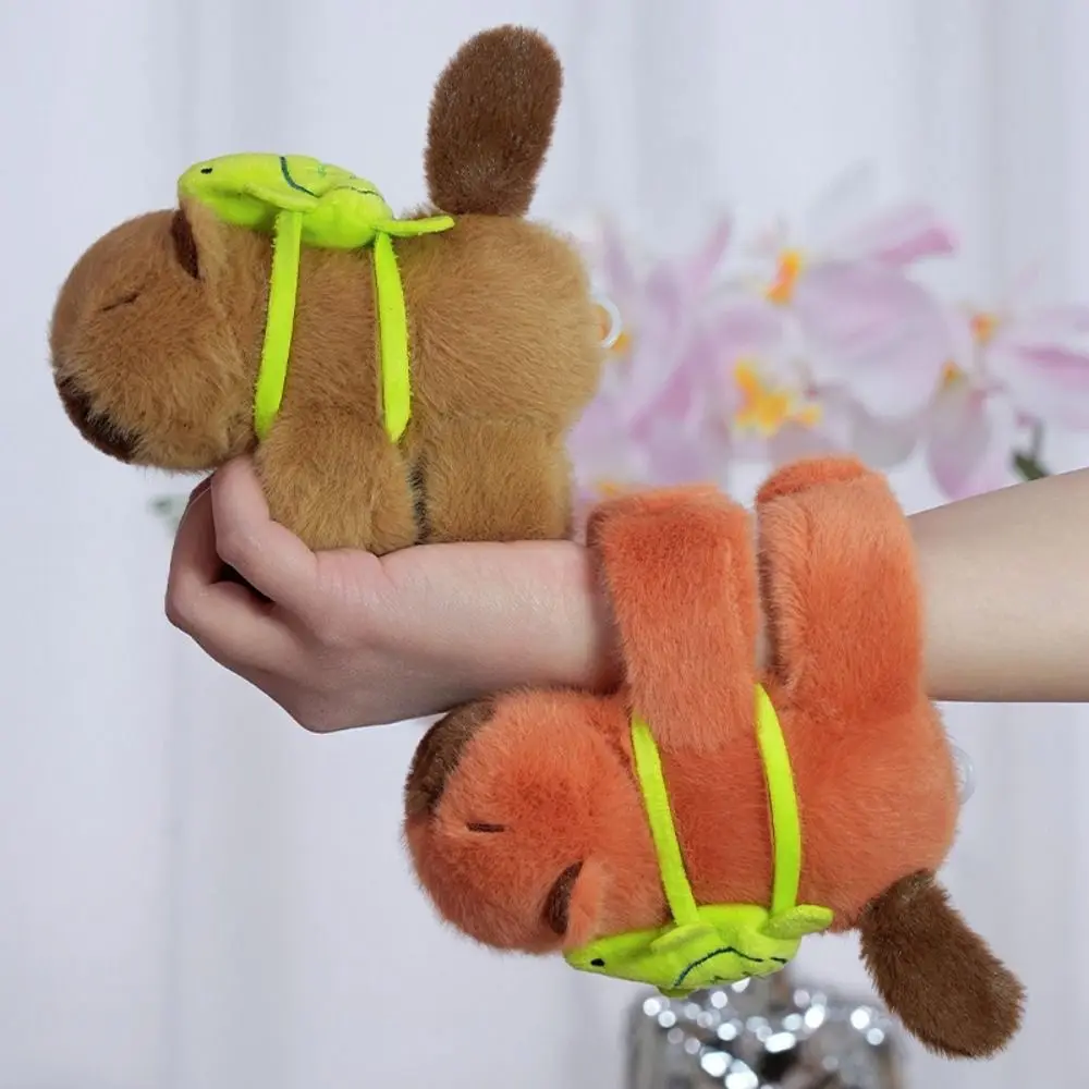 ซีรีส์กำไลข้อมือคาปิบาราแบบตบได้ พร้อมหางกระดิกจำลอง กำไลข้อมือคาปิบารานุ่มนิ่มน่ารัก ของตกแต่งบ้าน