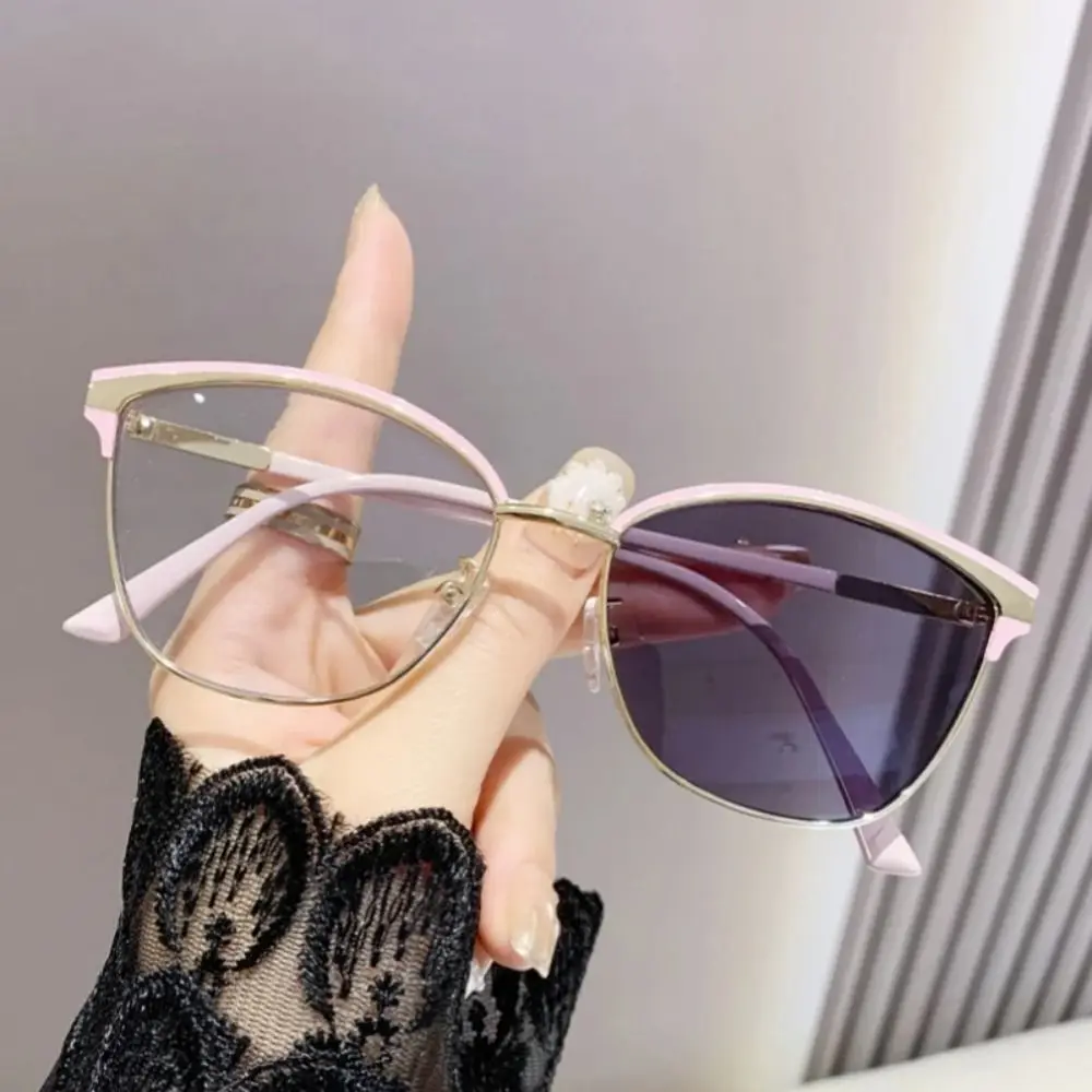 

New Fashion Photochromic Glasses Unisex Large Frame Anti Blue Light Glasses Color Changing Eyewear Retro Cat Eye Glasses