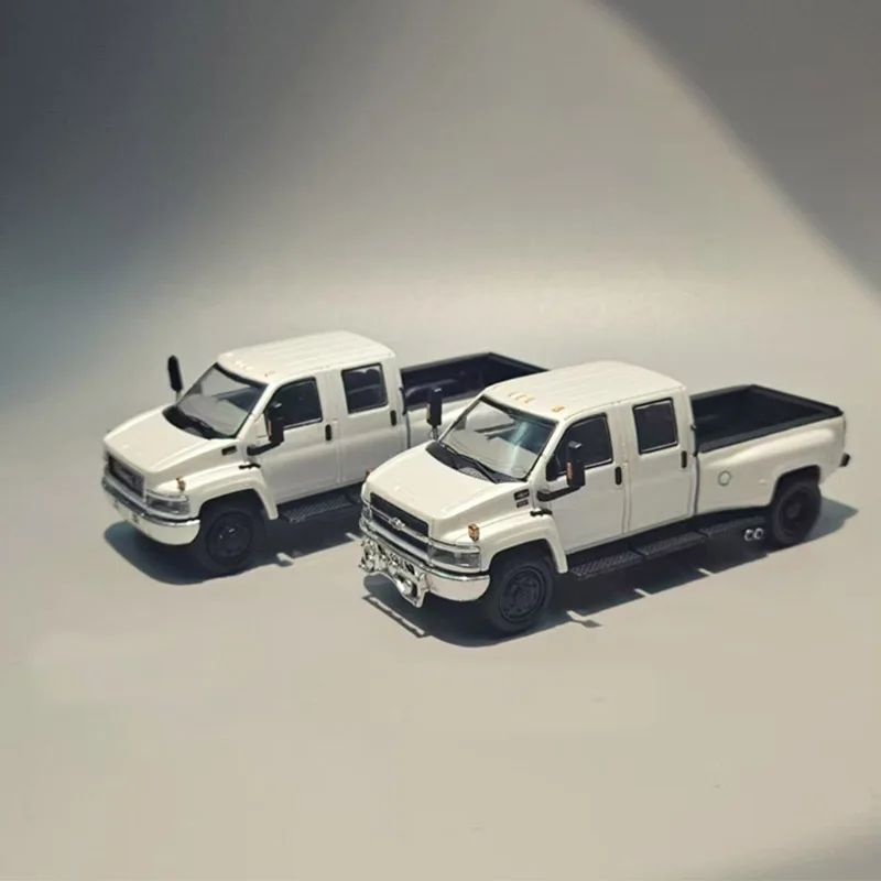

Diecast Original 1:64 Scale GMC Topkick Pickup Kodiak Simulation Alloy Car Model Display Collectible Gift Souvenir Decoration