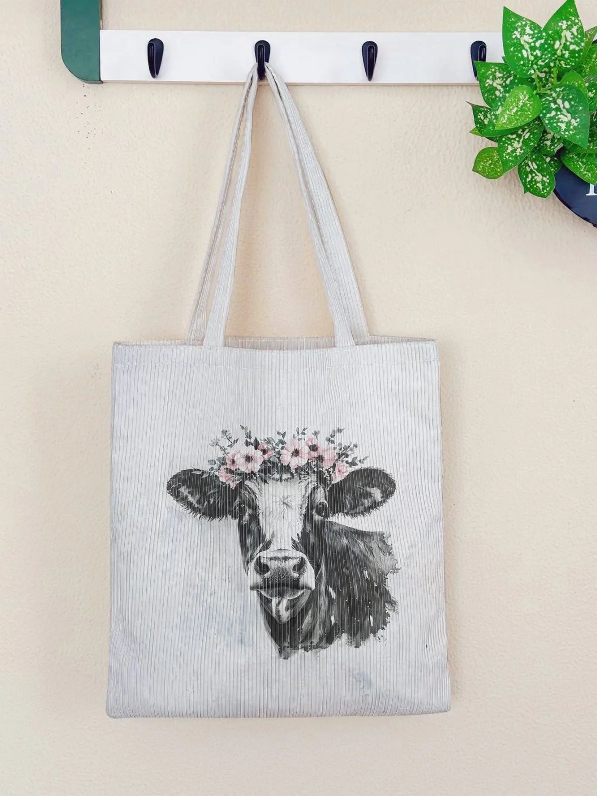 

Сумка-тоут из вельвета с принтом коровы и цветочной короной, подходит для ежедневных поездок на работу и походов за покупками, удобна для переноски всех необходимых вещей.