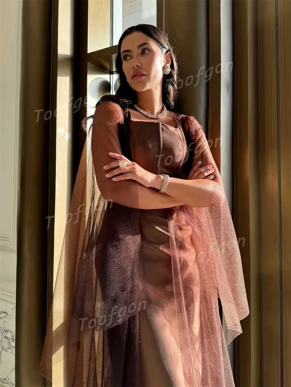 Sukienki wieczorowe Toofgon Brown dla kobiet, szyte na miarę, w stylu saudyjskim i dubajskim, z szerokimi ramiączkami, długie, satynowe, formalne sukienki na studniówkę i przyjęcia.