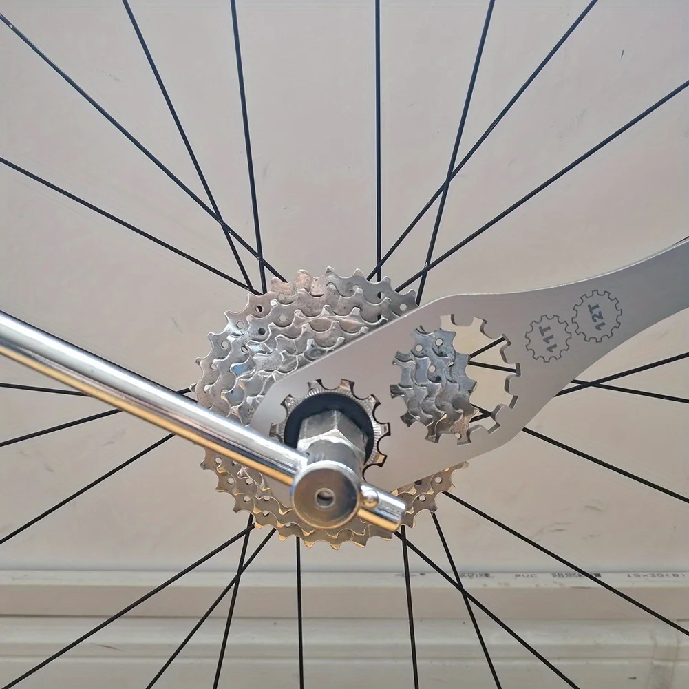 Werkzeug zum Entfernen des Freilaufs von Fahrradgetriebe – verstellbarer Kettenrad- und Freilaufschlüssel mit ergonomischem Griff, aus Edelstahl – Detail 2