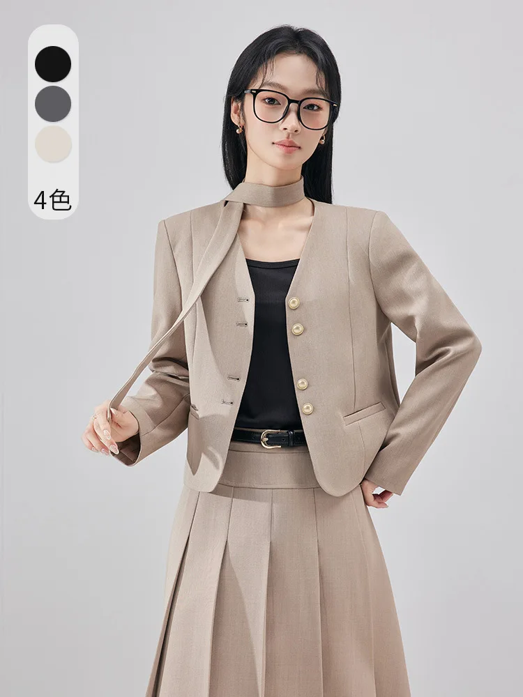 College-style women's suit for spring and autumnJKUniform pleated skirt, workwear, elegant short blazer for petite individuals