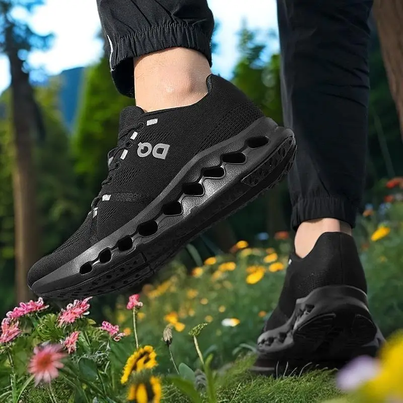 

Versatile Casual Shoes: Embracing Comfort and Sports Trends with Soft Soles