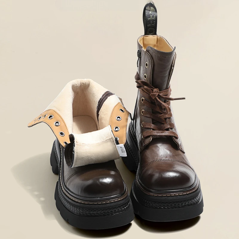 حذاء من الجلد للنساء منصة مسطحة أحذية مصممين 2025 الشتاء الثلوج تشيلسي الأحذية موضة جديدة القوطي قصيرة دراجة نارية الأحذية Mujer