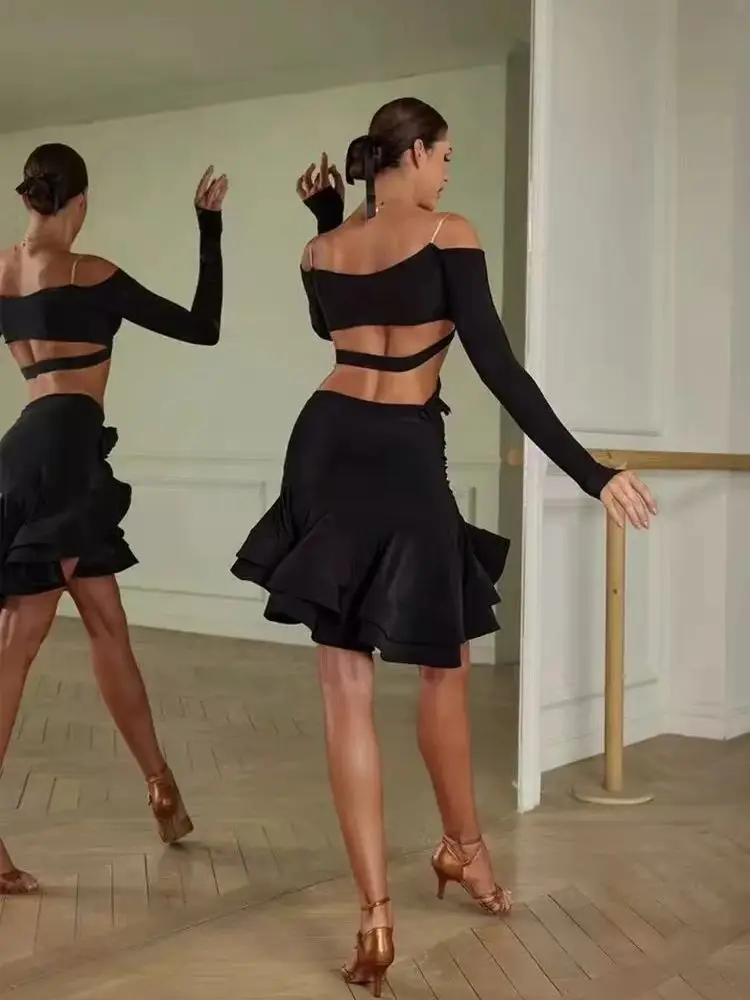 Dezelfde op maat gemaakte Latin-dansrok voor volwassenen, 2-delige set, meisjestop en visgraatrok, splitset rood en zwart