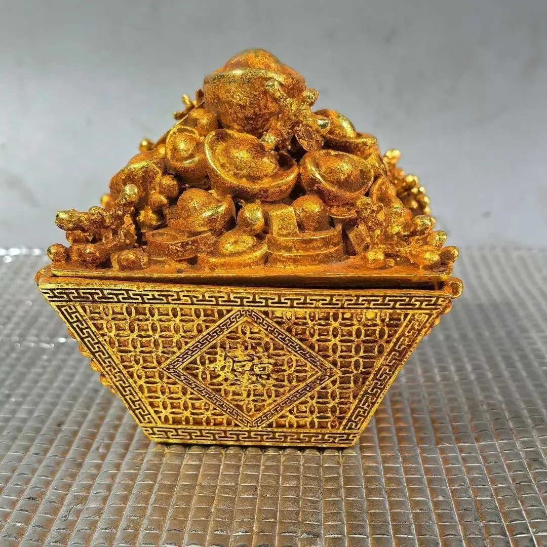 The wealth is rolling in every day, and the gold ornament pot is full of lucky cornucopia, fortune tree home belt cover.