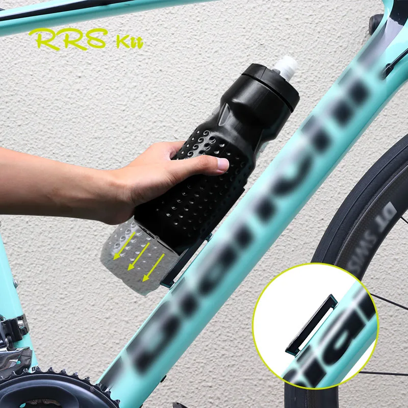 New Magnetic Suction Biking Water Bottle For MTB Road Bicycle Outdoor Portable Large Capacity 710ml Sports Water Bottle