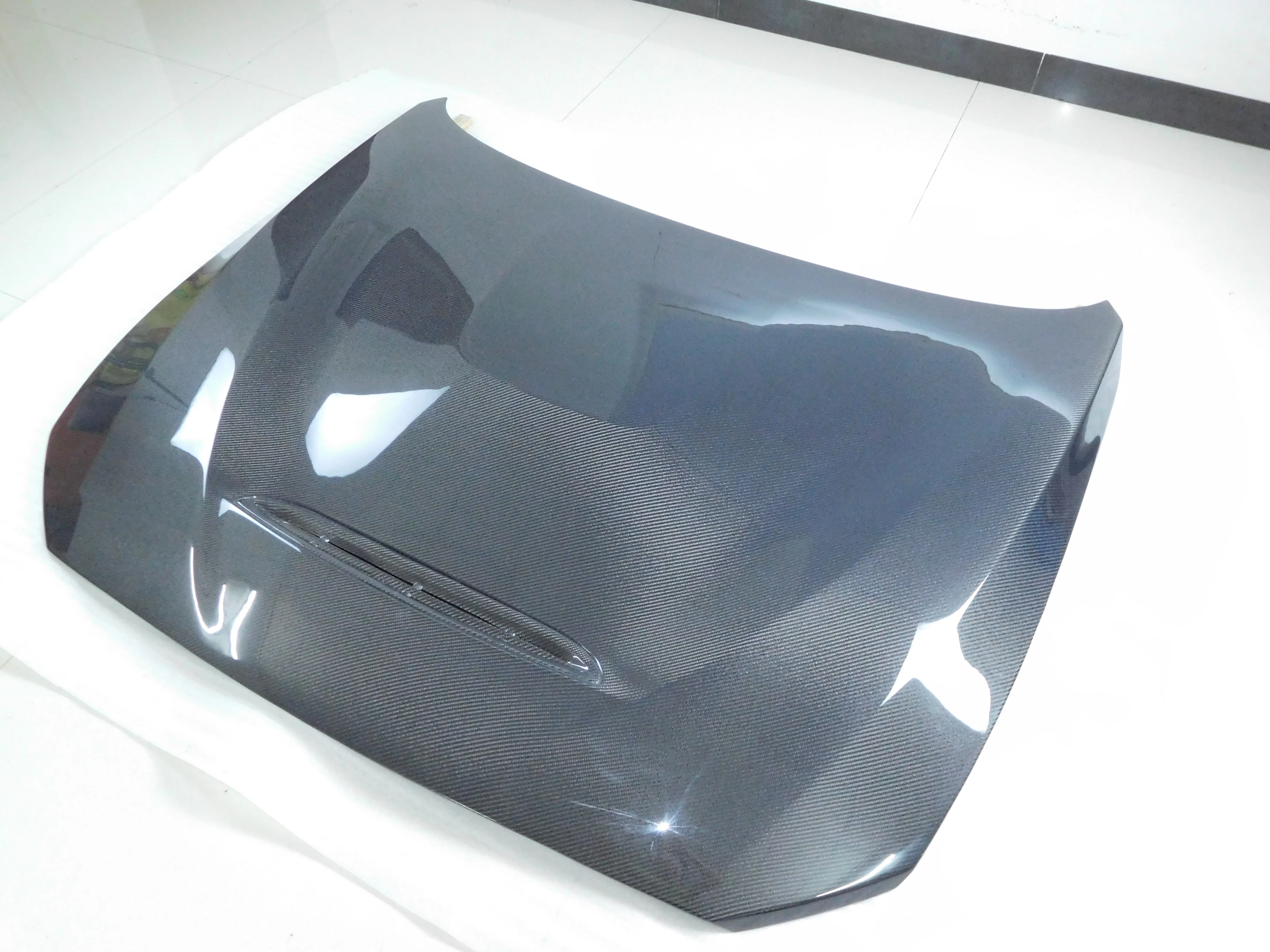 CS-stijl voor 1 serie F20 koolstofvezel motorkap