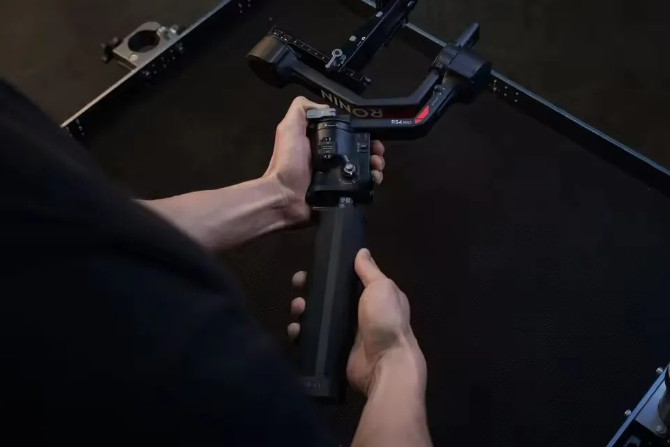 New DJI RS BG70 High-Capacity Battery Grip Endurance 29.5 hours Rated Capacity 4800 mAh for DJI RS 4 Pro/RS 4/RS 3 Pro/RS 3