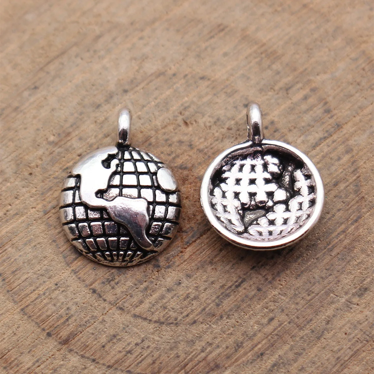 

80pcs 13x10mm(0.51x0.39inch) Antique Silver Color Earth Map Charms Pendants DIY Jewelry Making Accessories