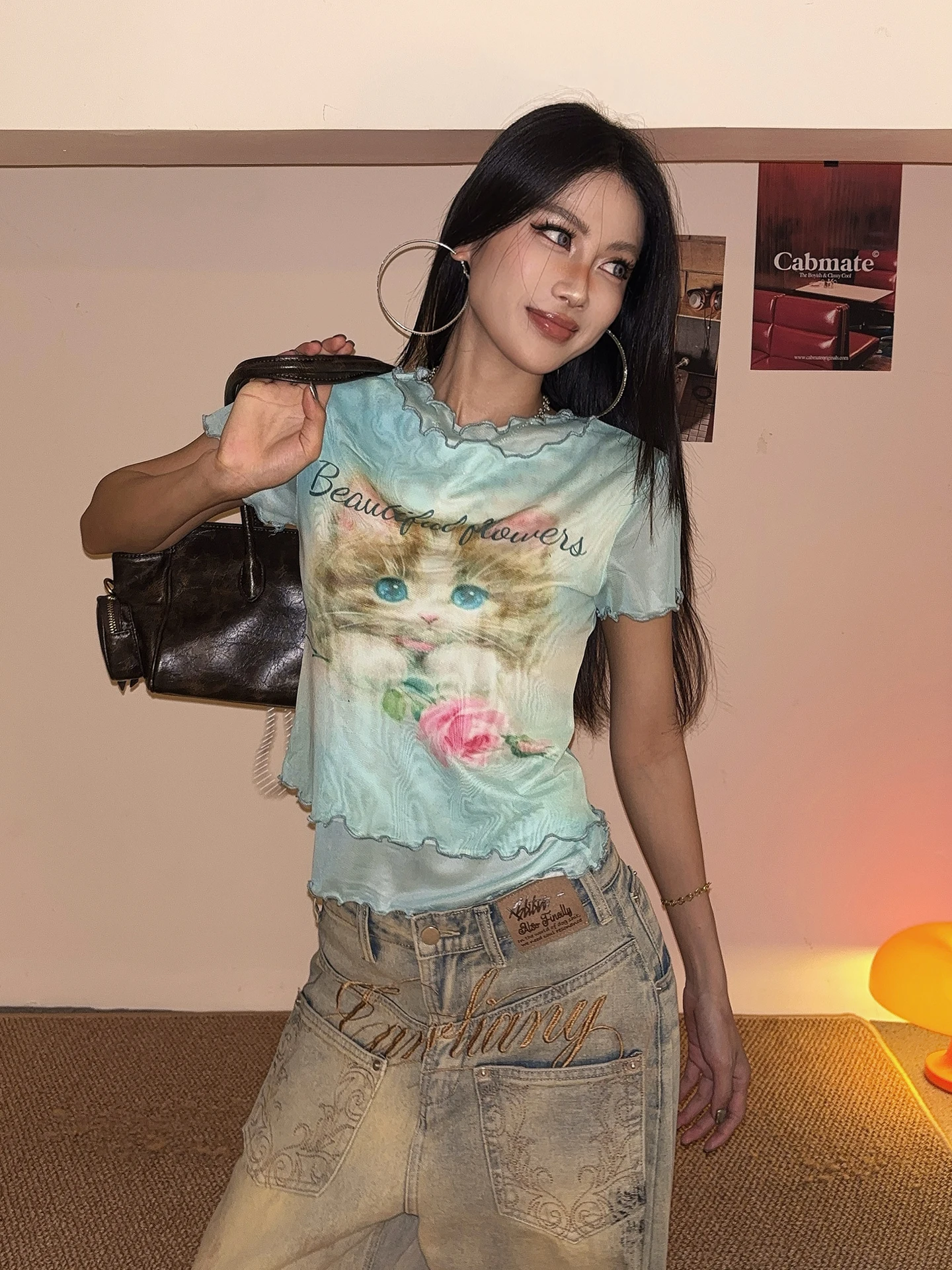 

Женская летняя укороченная футболка с коротким рукавом и принтом в стиле стрит-стайл, с сетчатыми и кружевными вставками, двойной зеленой отделкой, модный повседневный топ