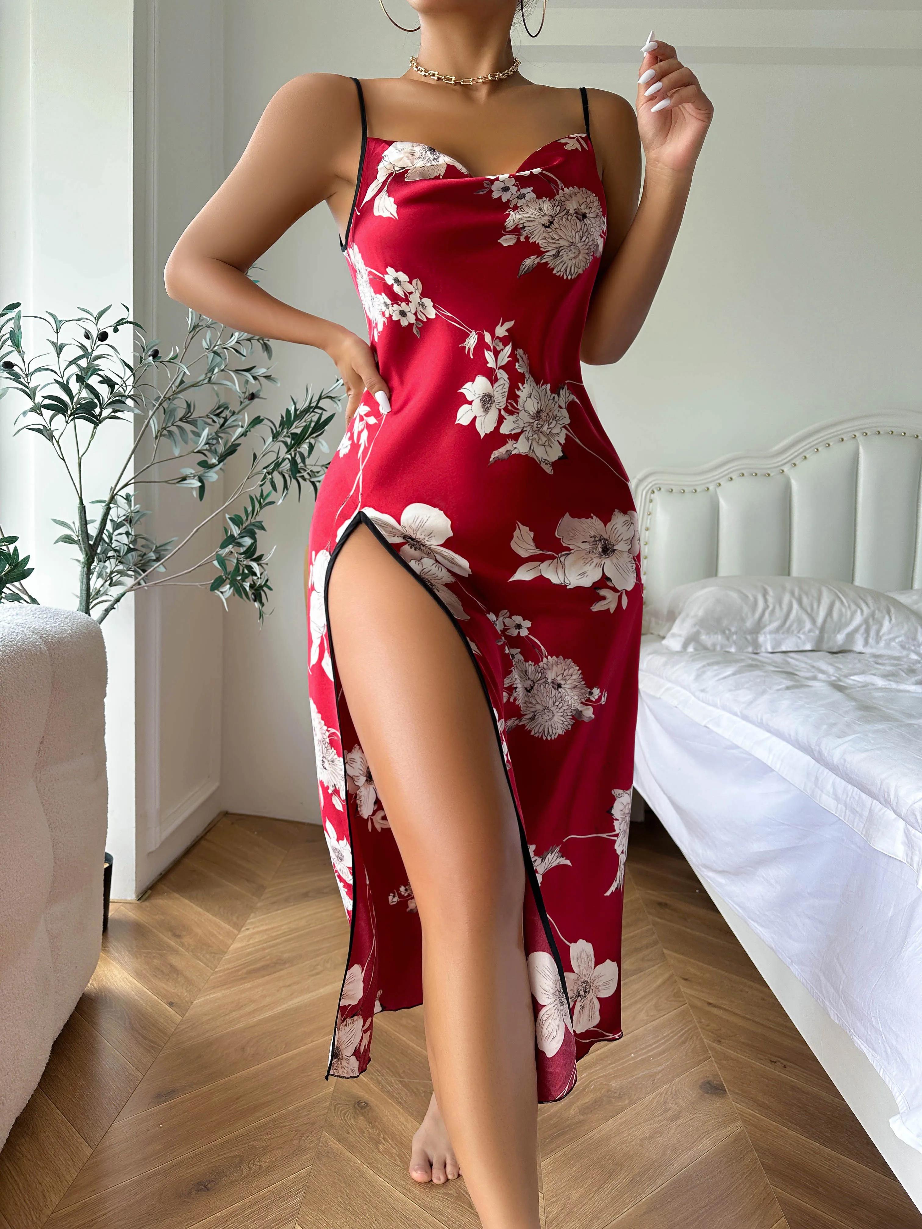 Summer Thin Breathable Women\'s Dress Ice Silk Slip Dress Sexy Red Flower Print Pajamas Open Back Split Nightdress Silk Pajamas