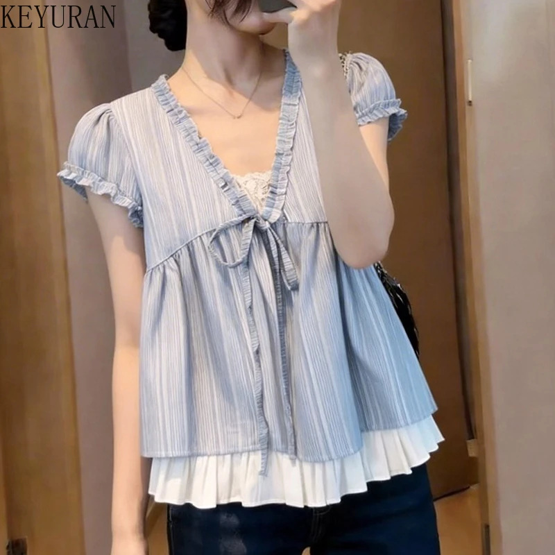 

Летняя женская блузка в корейском стиле 2026 года, имитация двухслойности, светло-голубая в полоску, с V-образным вырезом, на шнуровке, с коротким рукавом, свободный повседневный топ