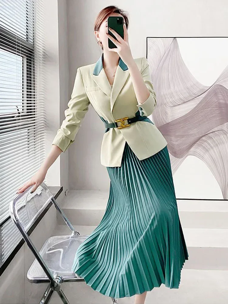 2024 Spring New Sophisticated Professional Set for Women: Elegant Waist-defining Slimming Blazer Pleated Skirt Two-piece Outfit