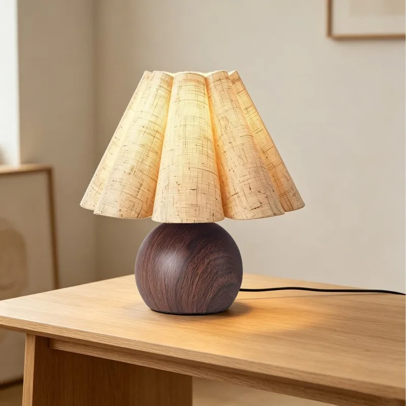 Walnut Patterned Petal Bedside Lamp French Countryside Ins Pleated Atmosphere Creative Charging Night Light for Bedroom