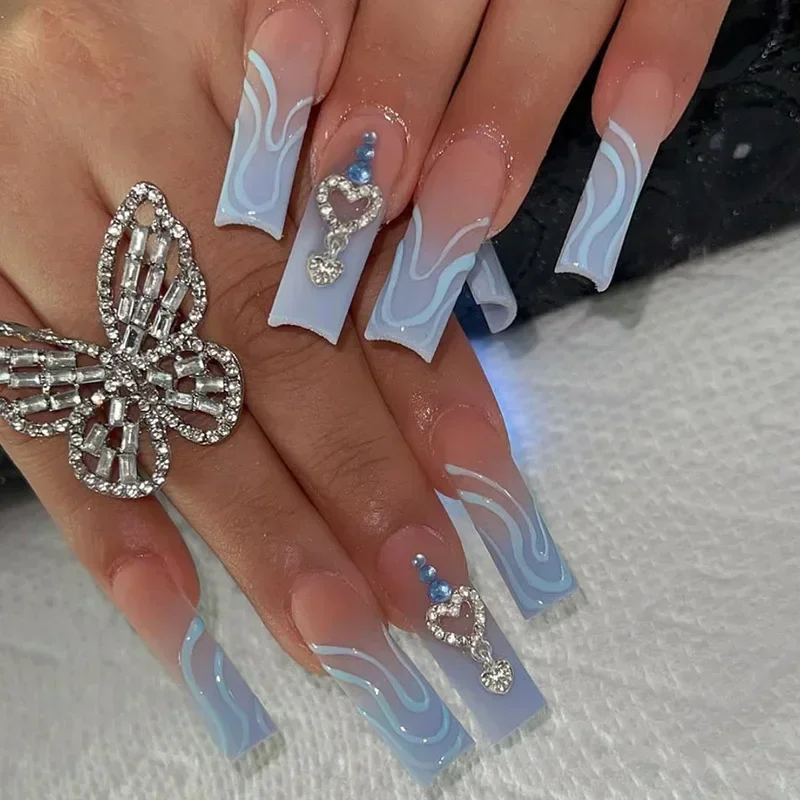 24Pcs Christmas Exclusive False Nails Wearable Long Xmas Style Fake Nails Elk Snowflake Design Full Cover Press on Nail tips
