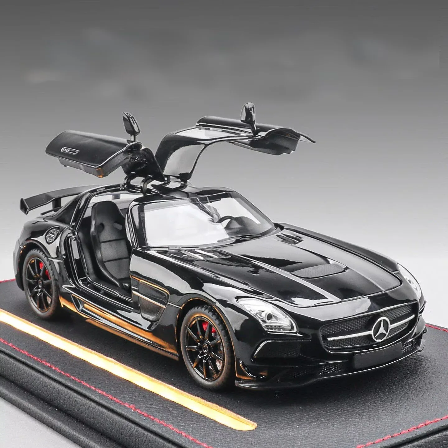 

1:24 SLS, модель спортивного автомобиля из сплава, литой под давлением металлический супергоночный автомобиль, модель автомобиля, имитация звука и света, коллекция детских игрушек в подарок