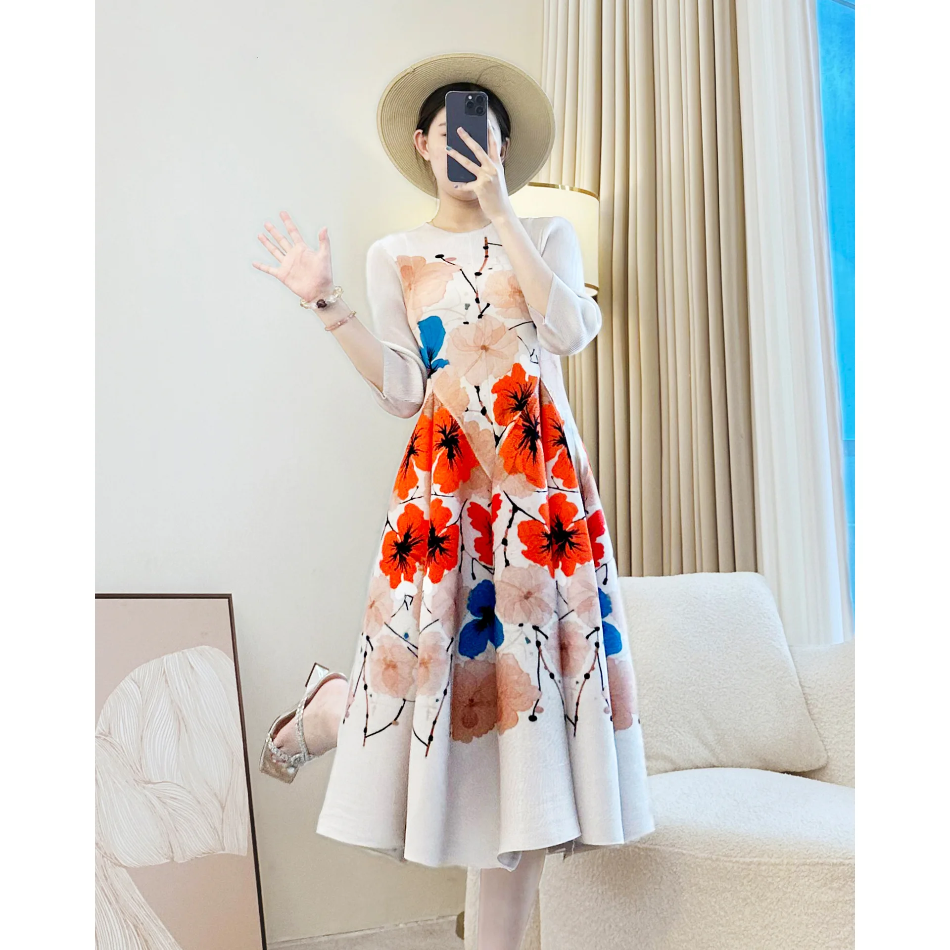 

Miyake Pleated French Print Dress 2025 Spring and Summer Short-sleeved New Bud Skirt Cake Long Dress
