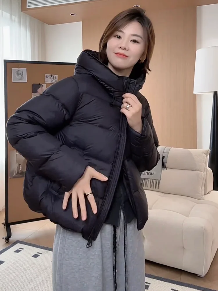 

Women's Short Puffer Jacket Hooded Duck down Loose Fit Warm Outerwear Fashionable Cloudlike Design Winter 2026 New Arrival