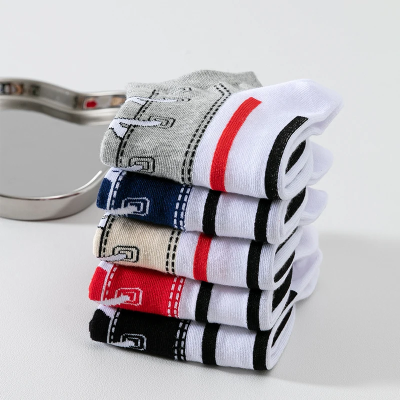 5 pairs of autumn and winter men\'s sports socks, summer casual, sweat wicking, comfortable, breathable and odor proof