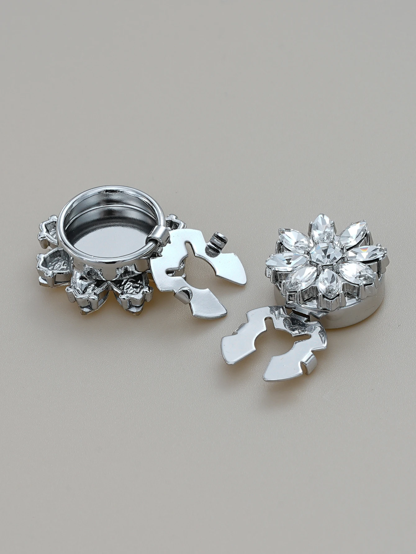 1/2/5PCSCrystal Flower Shoe Clips Rhinestone Floral Buckle Removable Shoe Charms for Wedding Bridal High Heels Bags Garment Deco