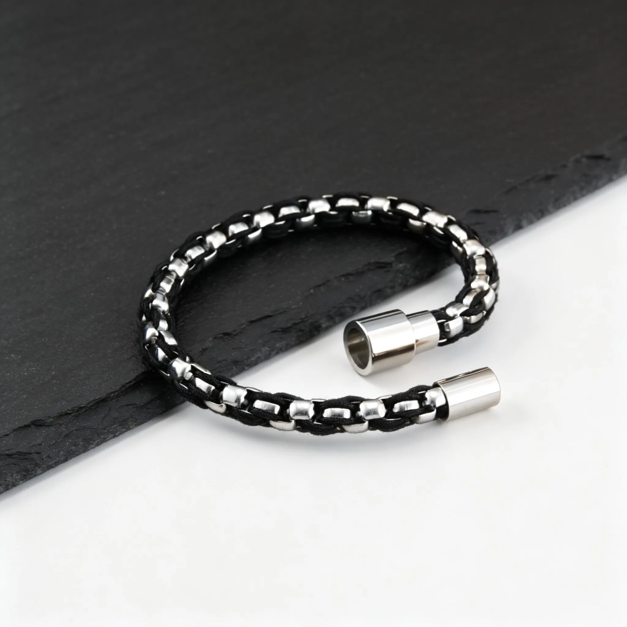 Neues Box-Ketten-Armband für Männer, Edelstahl Schwarz Nylon-Seil Umwickeltes Kettenarmband, Hip-Hop Punk Vatertags-Geschenk – Detail 3