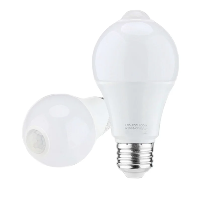 A70P 4X 12W モーションセンサー電球、屋外/屋内動作起動セキュリティ LED 電球、1000LM、E26/B22、3500K ウォームホワイト