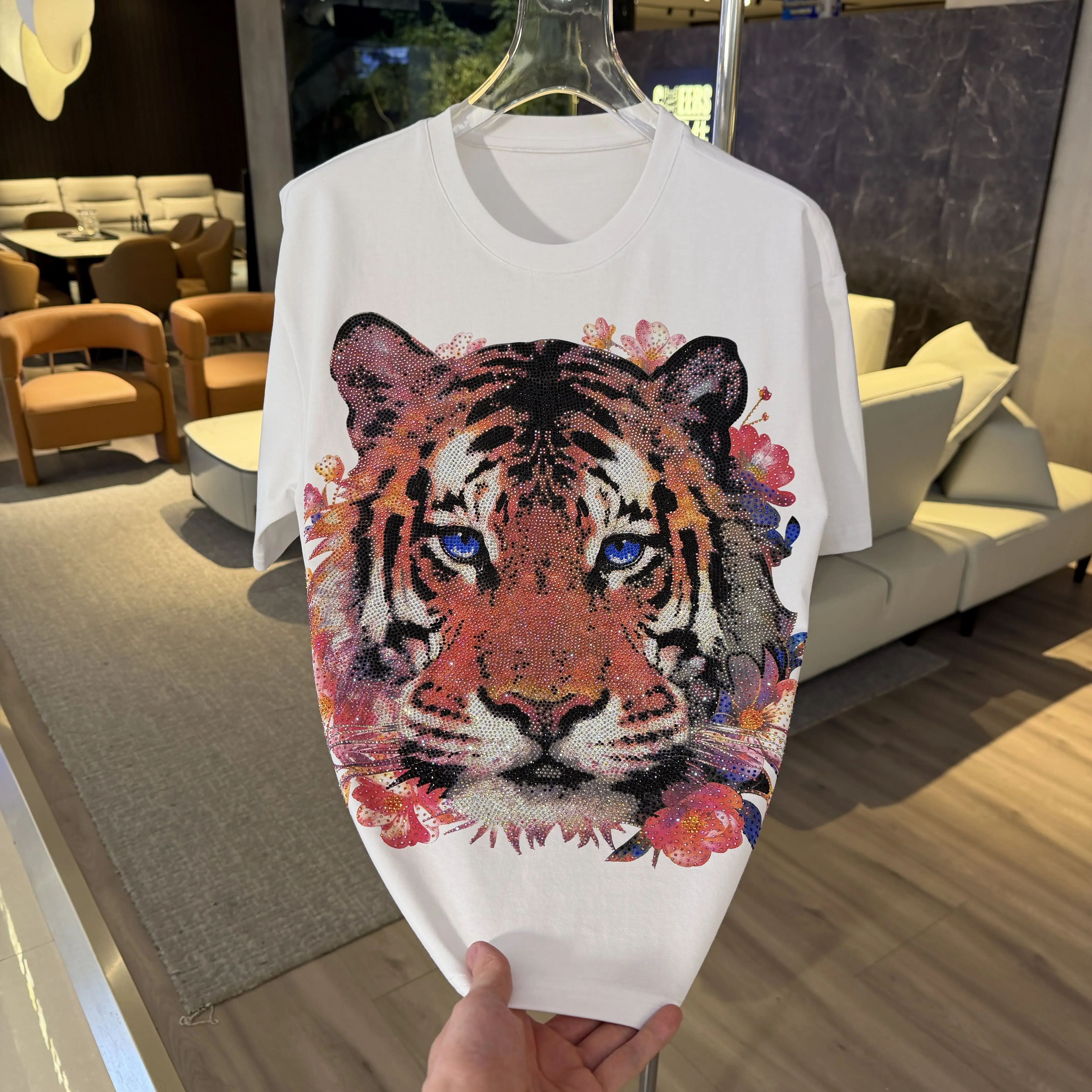 2026 Summer New Men's Fashion Tiger Pattern Hot Fix Rhinestone Casual Loose Round Neck Short Sleeve T-Shirt Streetwear Tops