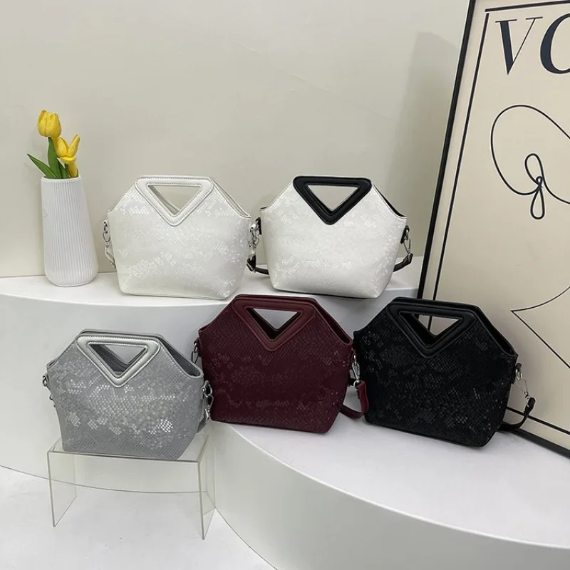 

Luxury Ladies Handbag Made Of Grid-Printed Leather Boasting Trendy Design And Paris Vintage Commuter Style​