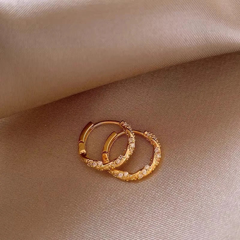 2024 الكورية الجديدة بسيطة مزاجه دائرة أقراط مرصعة بحجر الزركون موضة صغيرة تنوعا أقراط المرأة مجوهرات هدايا بالجملة
