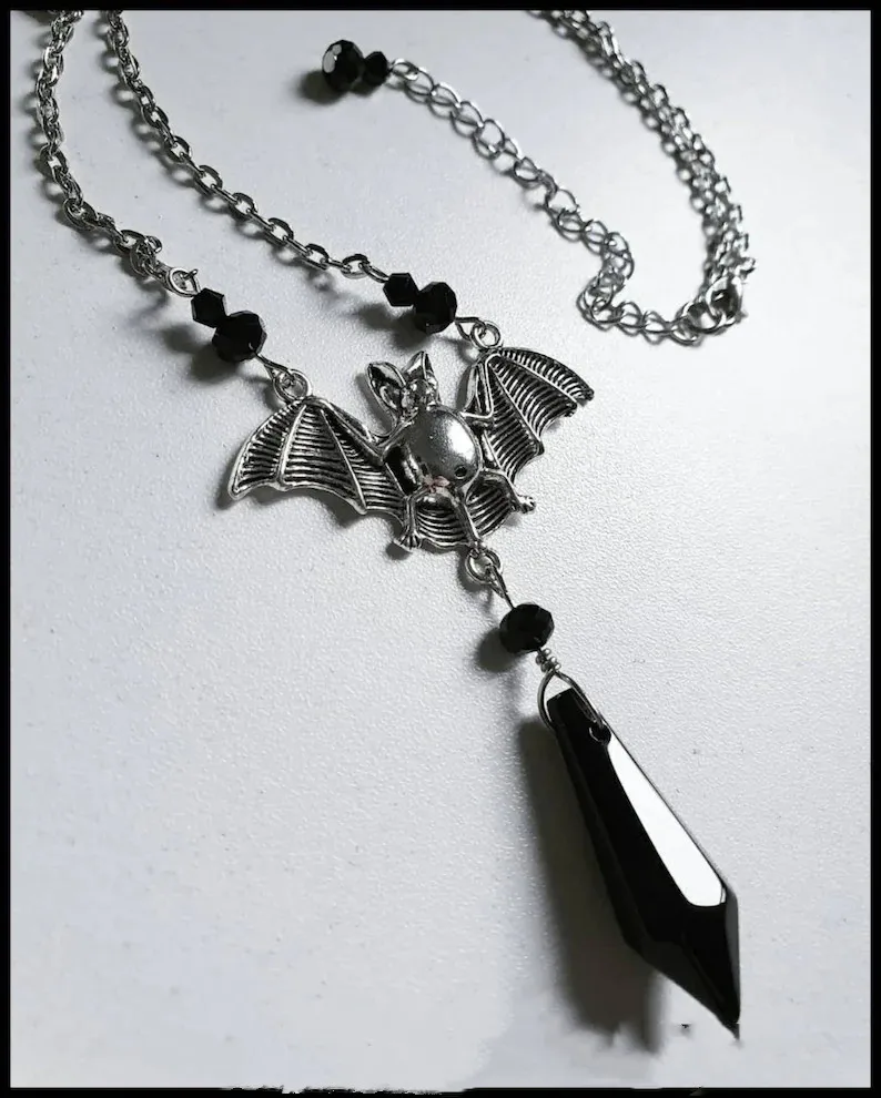 Elegant Black Glass Crystal Bat Necklace Victorian Creativity Gorgeous Punk Goth Statement Jewelry Party Women Halloween Gift