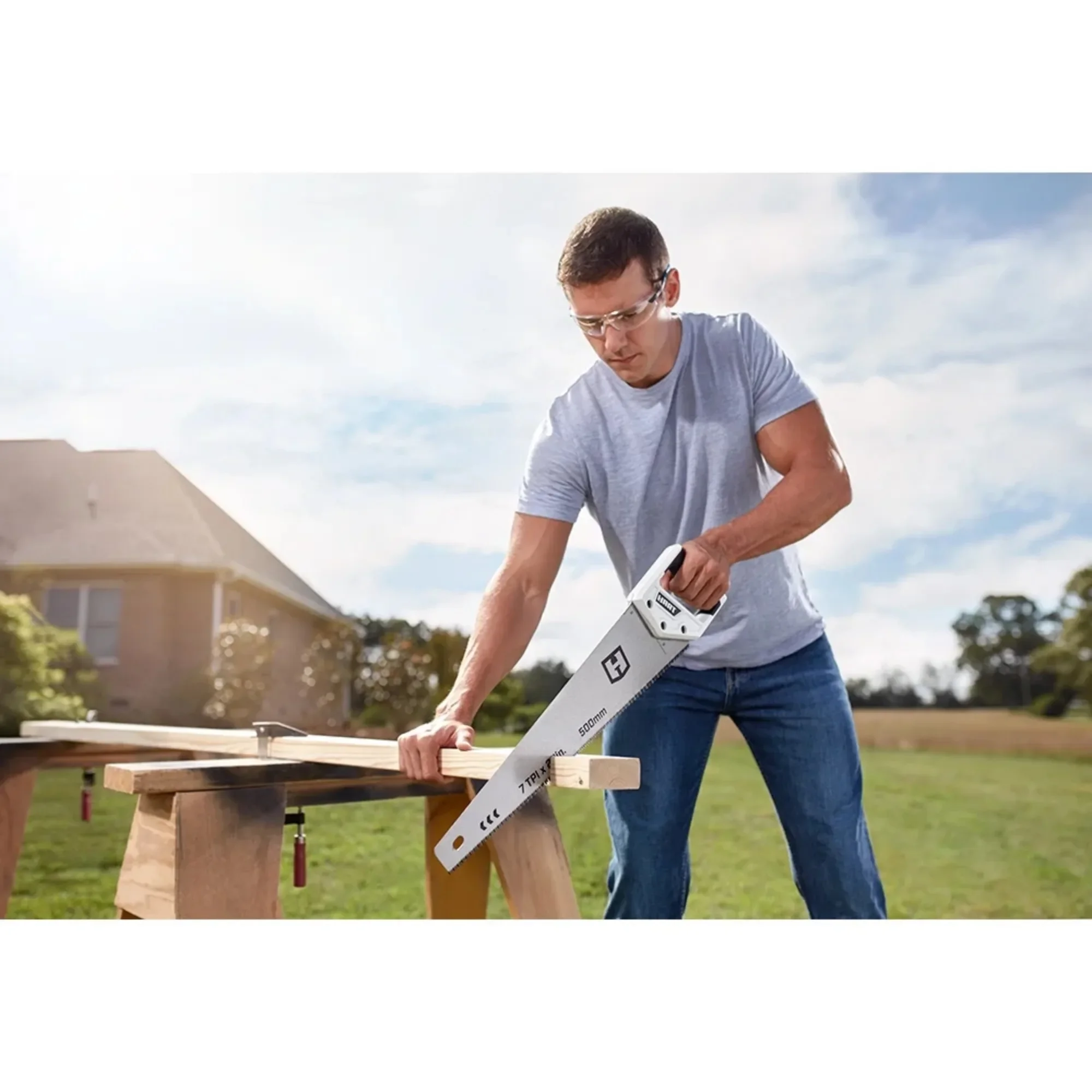 Sierra manual de 20 pulgadas con mango de goma