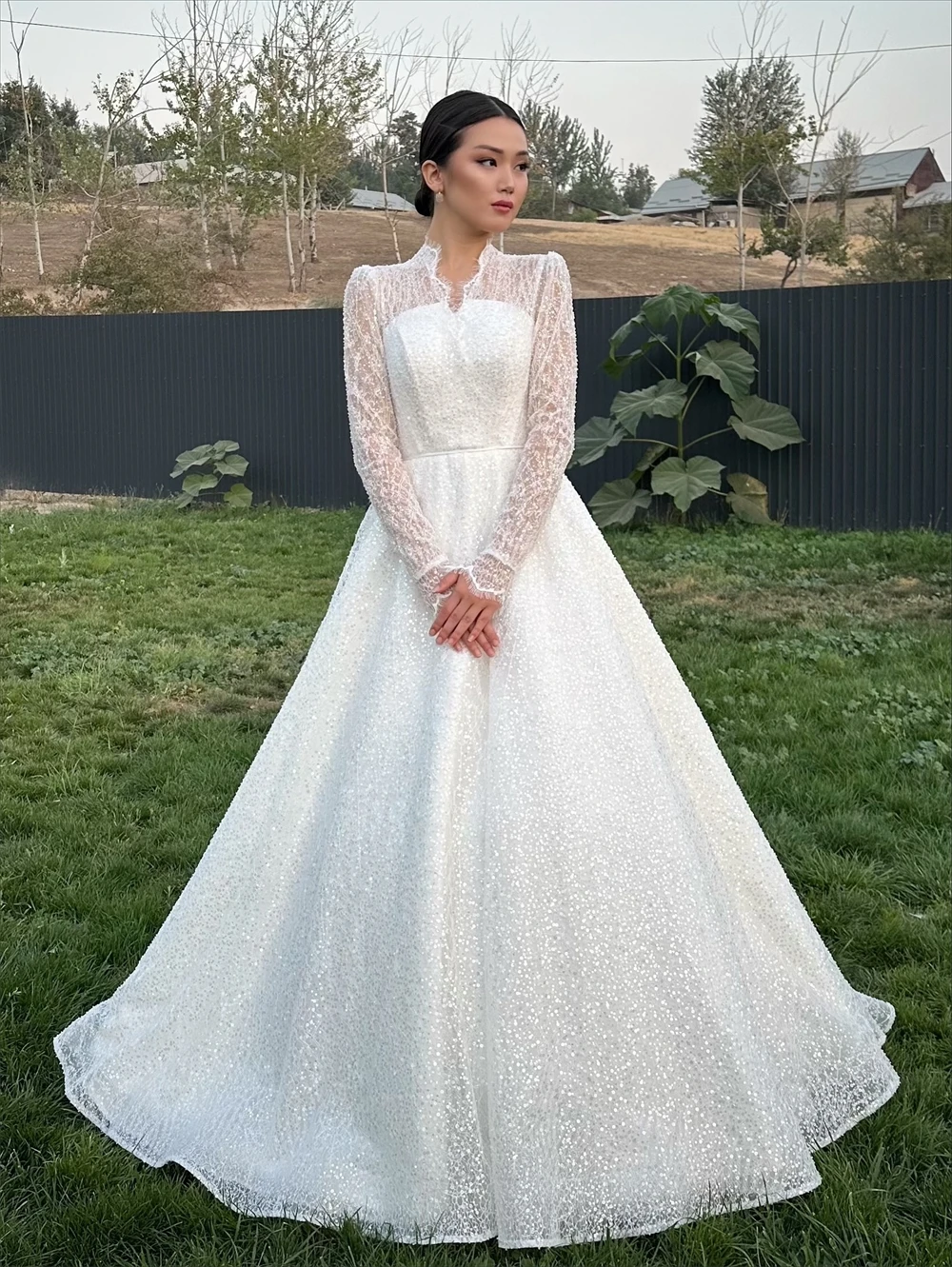 

Customized Elegant White Organza Wedding Dress Formal V-neck Long Sleeves Robe de mariée Soft A-Line Court Train Robe de mariée